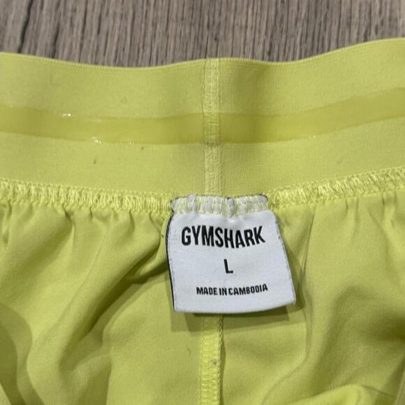 Gymshark Women's Yellow Activewear Shorts Size L - Picture 2 of 3